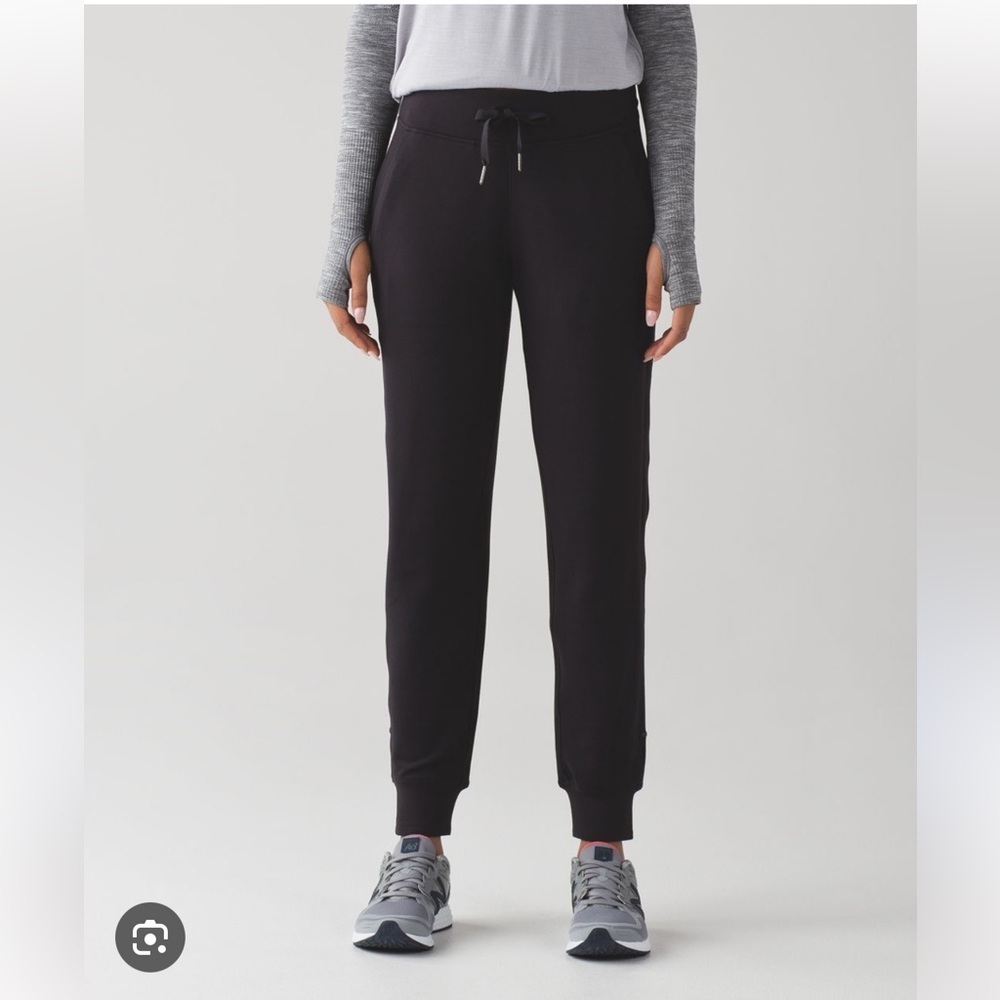 Lululemon Ready To Rulu Pant in Black, Size 2, W5BXOS